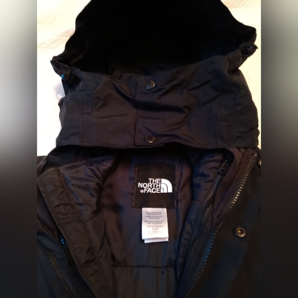 The North Face Men’s Jacket Black Removable Hood. 2-1 Lining / Jacket Removable - Picture 4 of 8